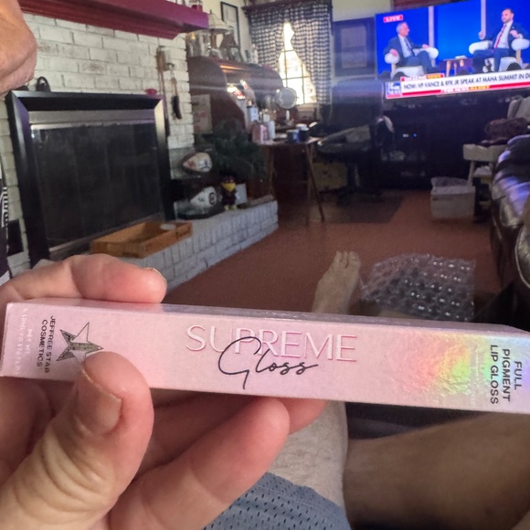 Jeffree Star Limited Edition Discountinued Cosmetic Bag with 18 Cosmetics - Picture 11 of 12